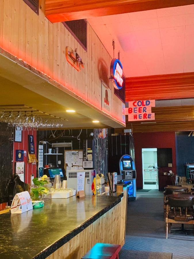 Manitou Motor Inn Exteriér fotografie
